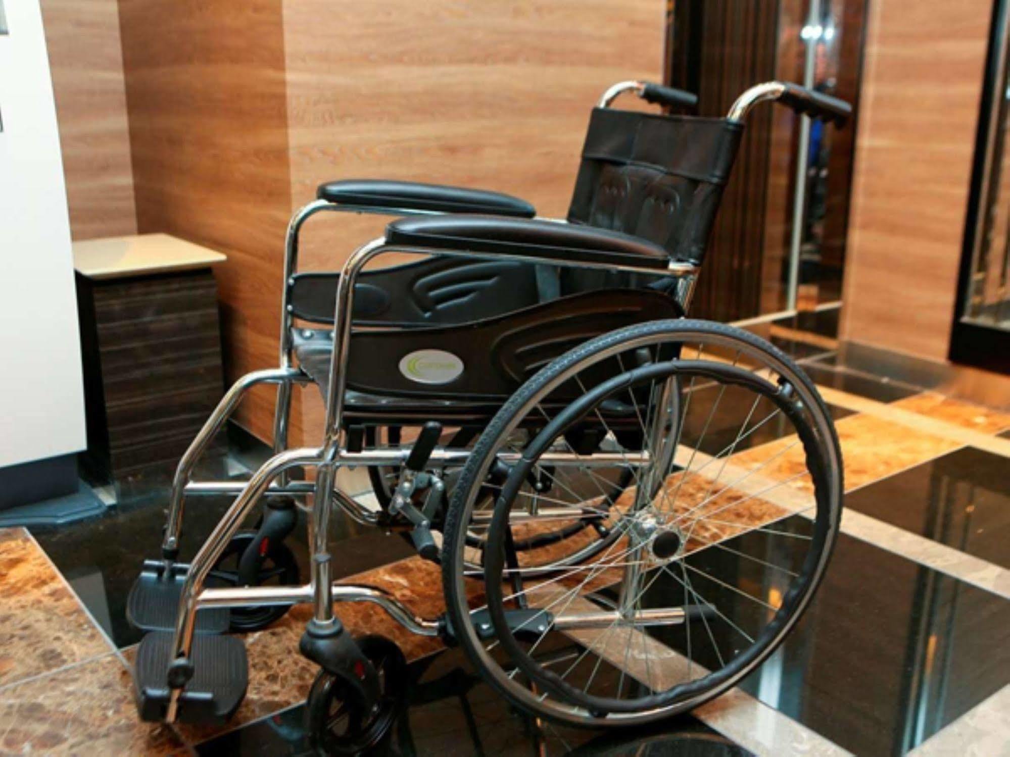 טוקיו Apa Hotel Nihonbashi Hamacho Ekiminami מראה חיצוני תמונה